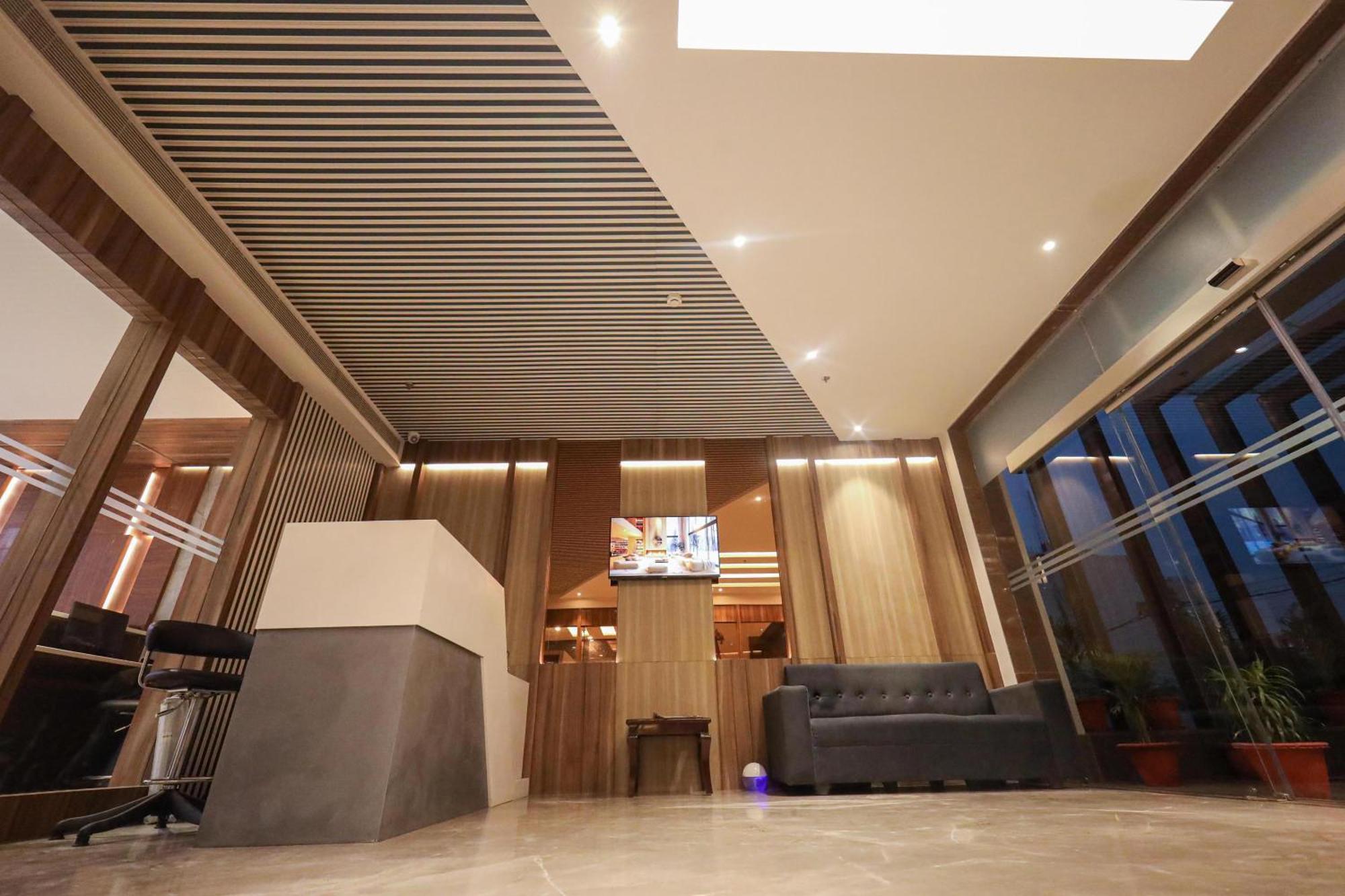 The Royal Legacy Hotell Lucknow Eksteriør bilde