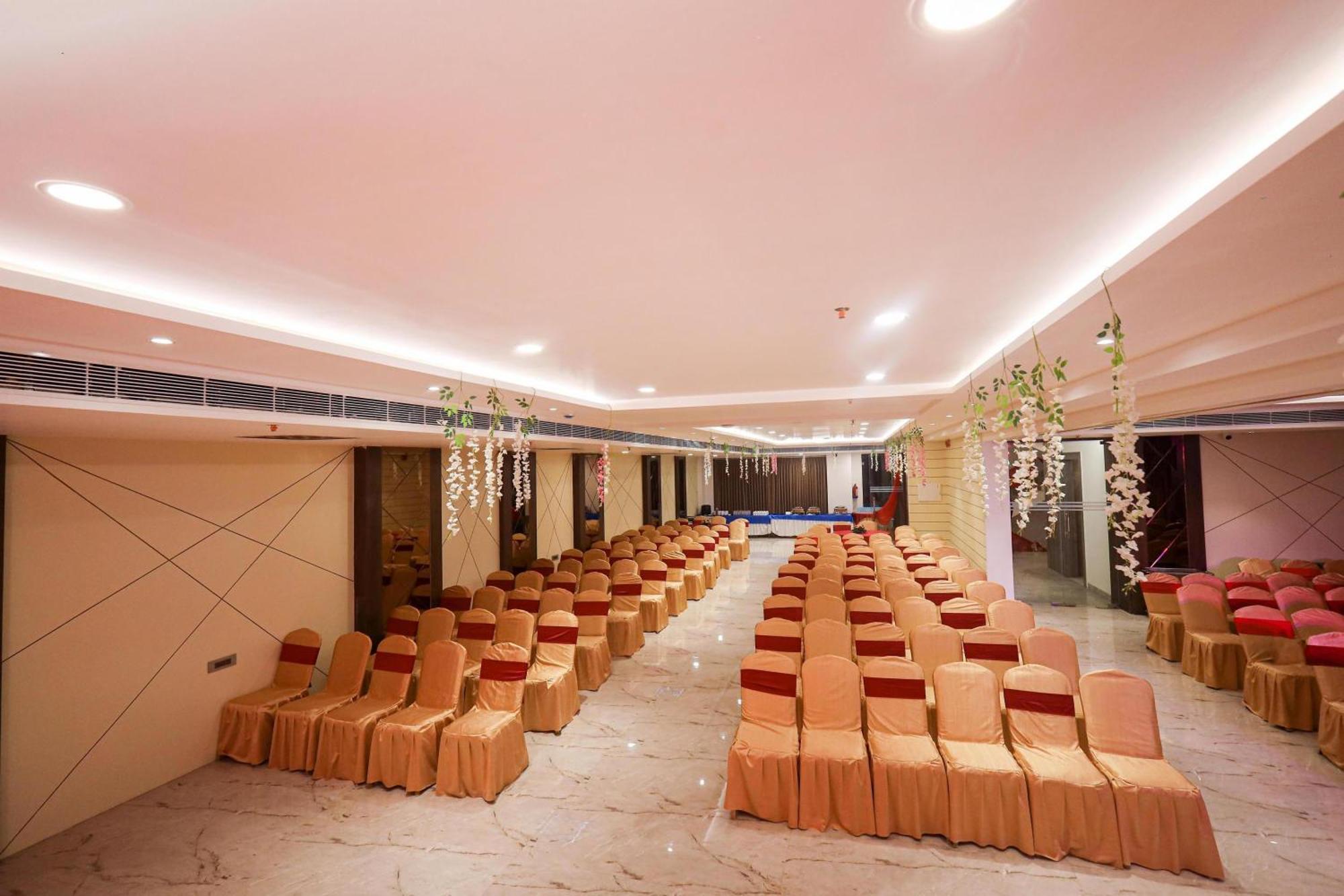 The Royal Legacy Hotell Lucknow Eksteriør bilde
