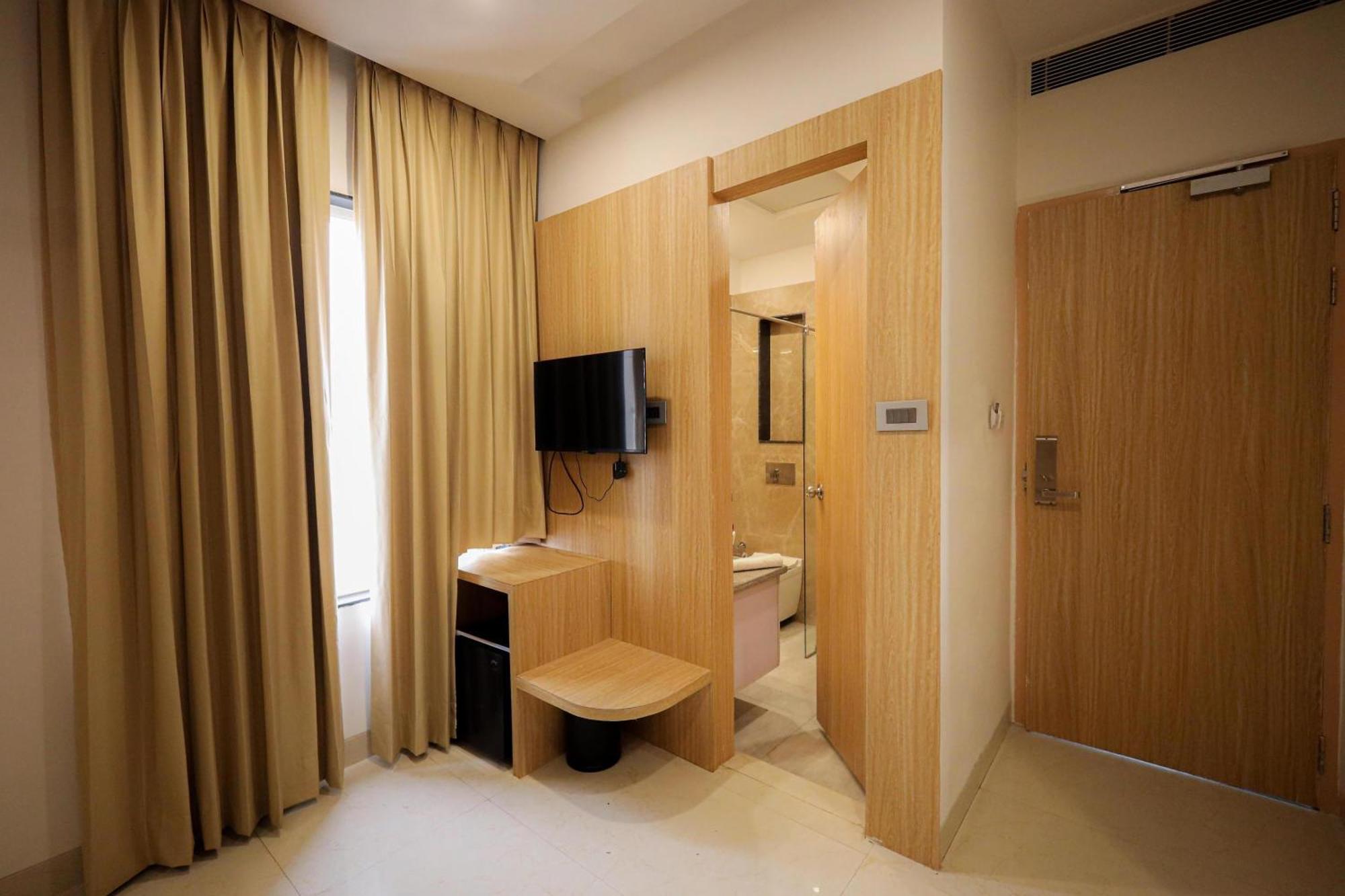 The Royal Legacy Hotell Lucknow Eksteriør bilde