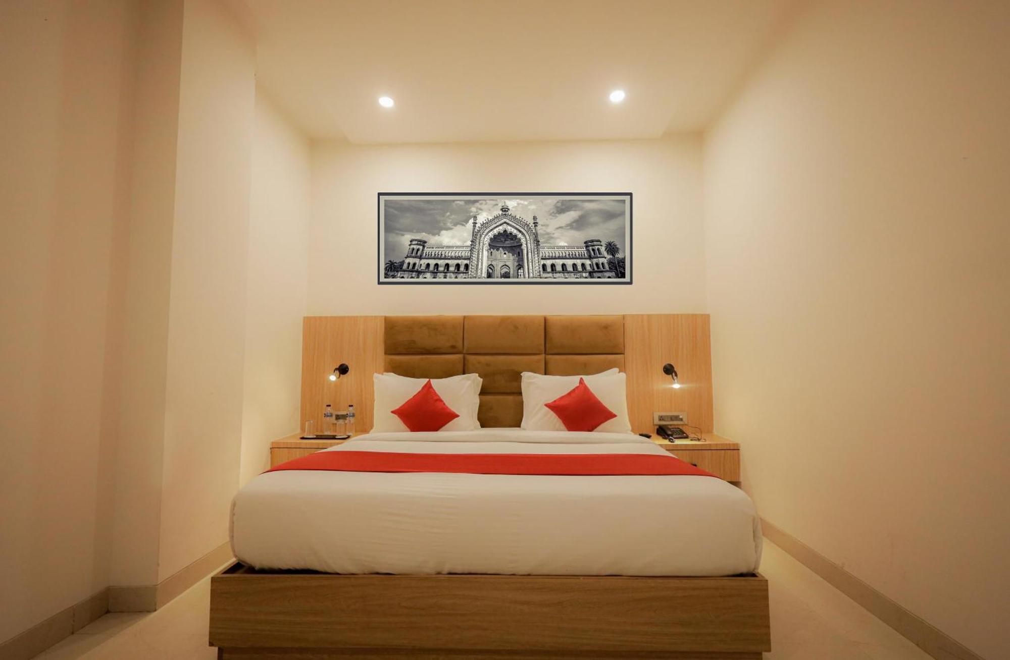 The Royal Legacy Hotell Lucknow Eksteriør bilde