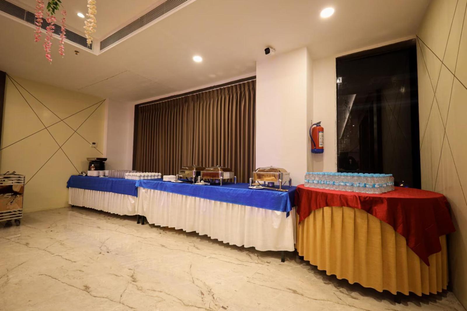 The Royal Legacy Hotell Lucknow Eksteriør bilde