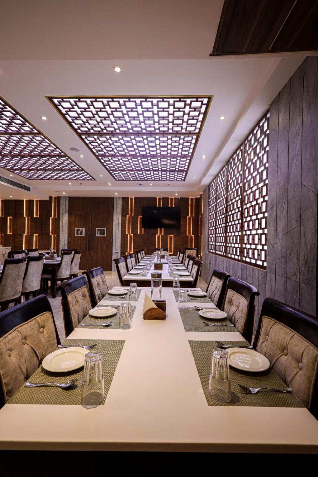 The Royal Legacy Hotell Lucknow Eksteriør bilde