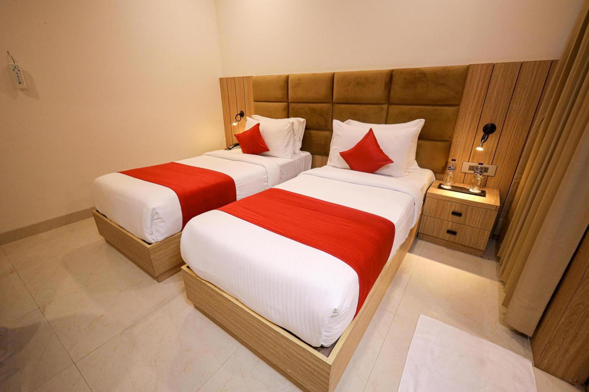 The Royal Legacy Hotell Lucknow Eksteriør bilde