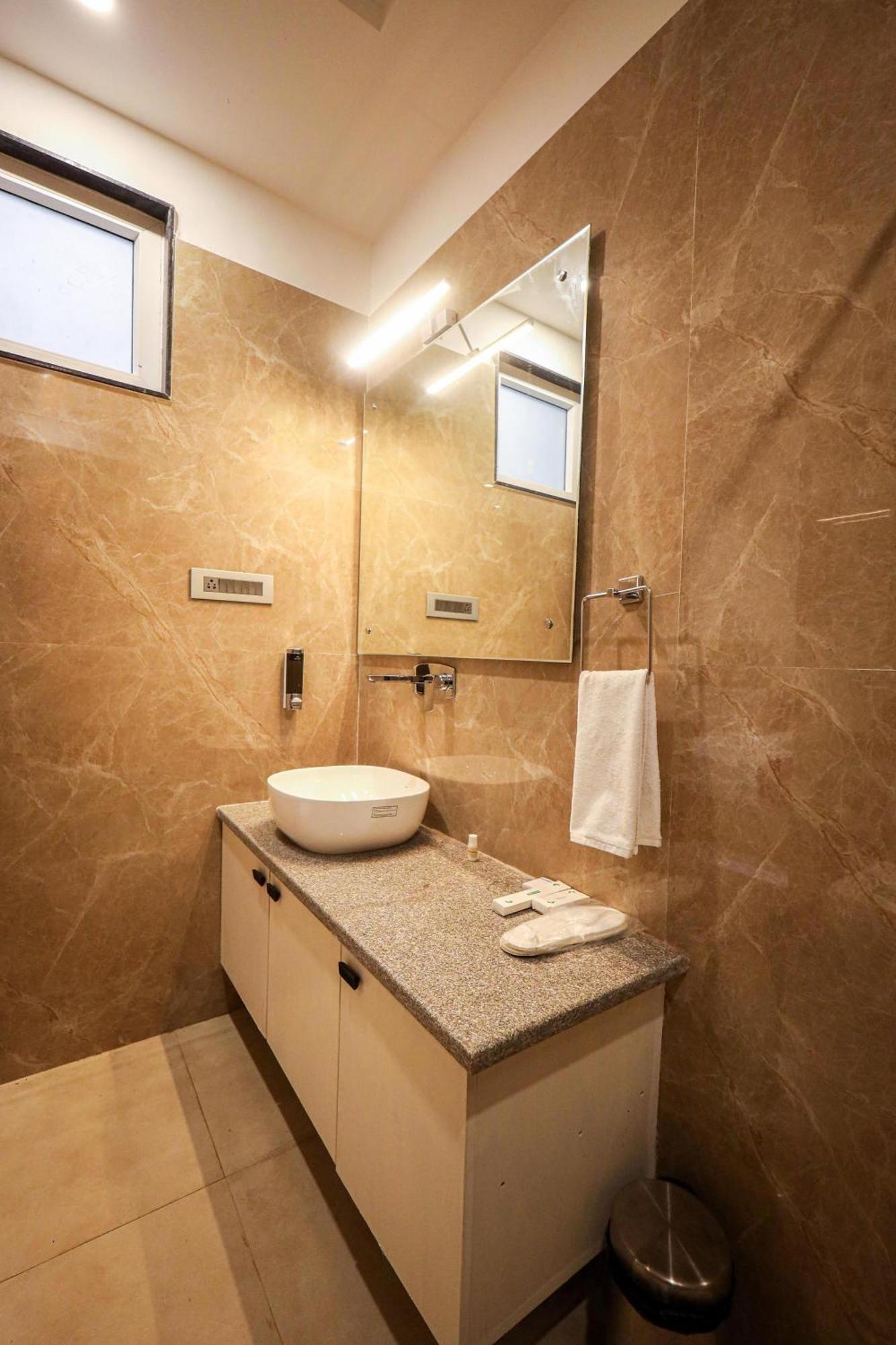 The Royal Legacy Hotell Lucknow Eksteriør bilde